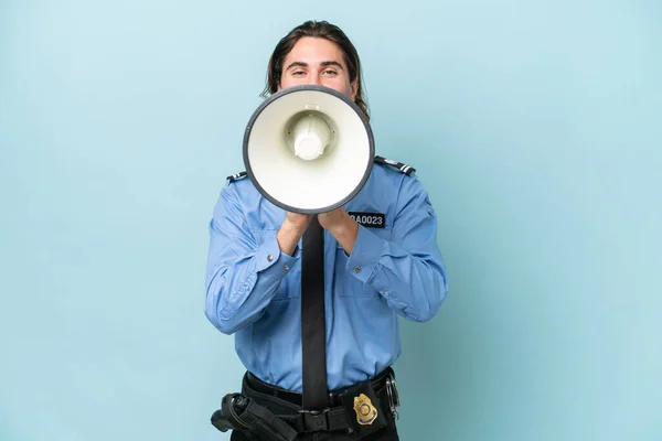 Young Police Caucasian Man Isolated Blue Background Shouting Megaphone — Stock Photo, Image