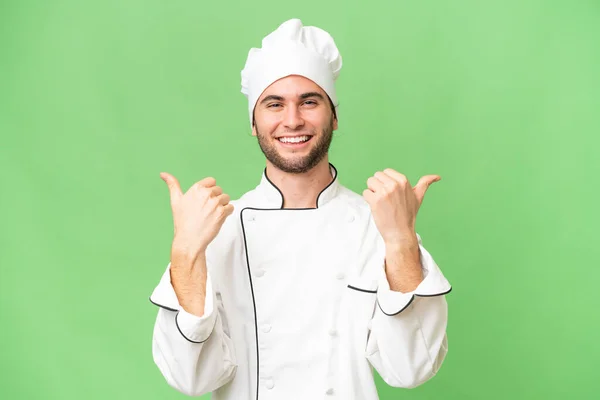 Jeune Beau Chef Homme Sur Fond Isolé Avec Les Pouces — Photo