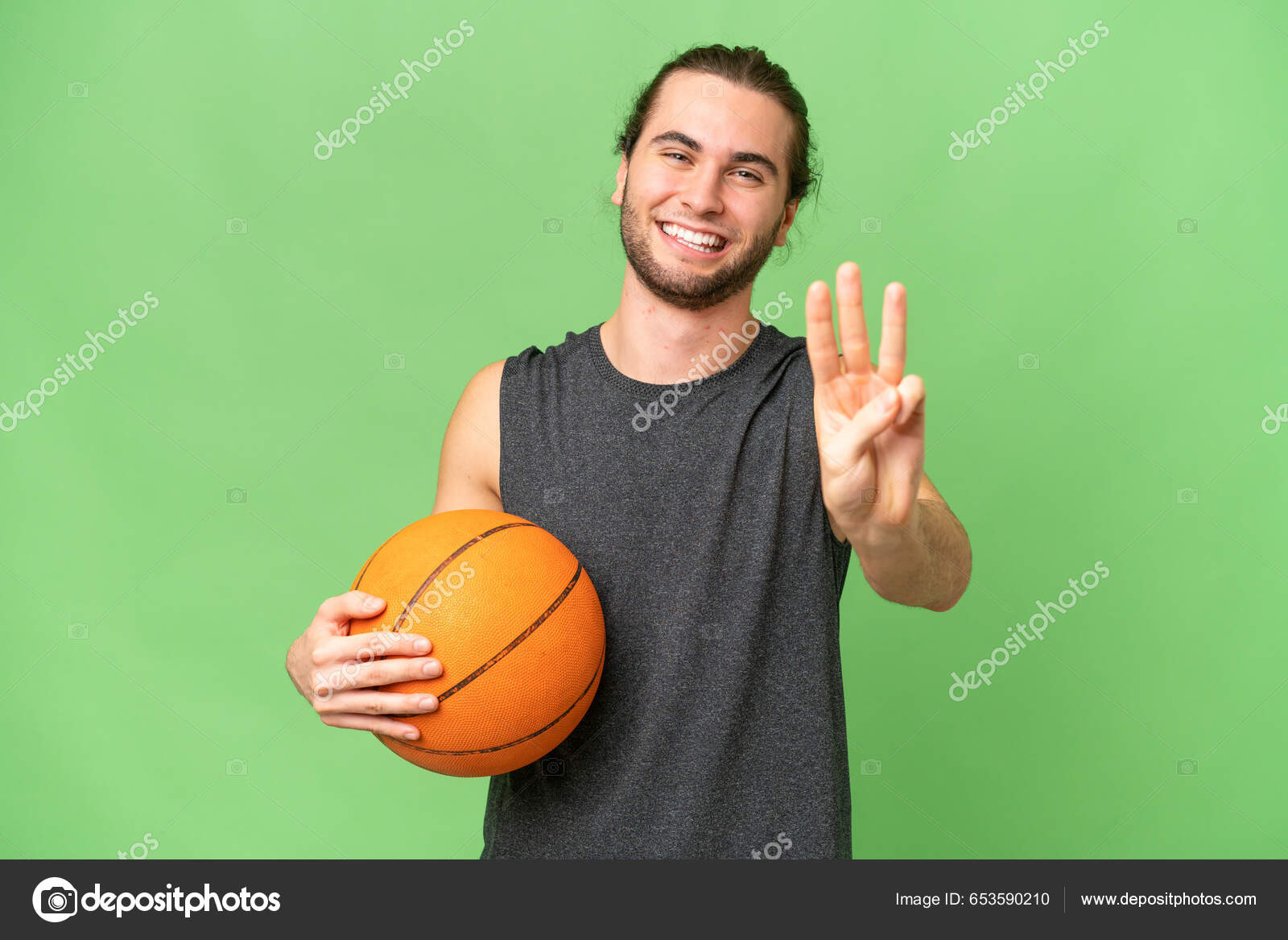 Jovem Jogador Basquete Homem Sobre Fundo Isolado Feliz Contando Três fotos,  imagens de © luismolinero #653590210