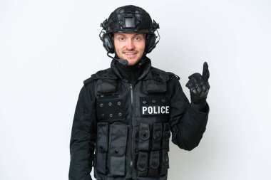 İzole edilmiş beyaz arkaplan üzerinde SWAT adamı işaret parmağı harika bir fikir.