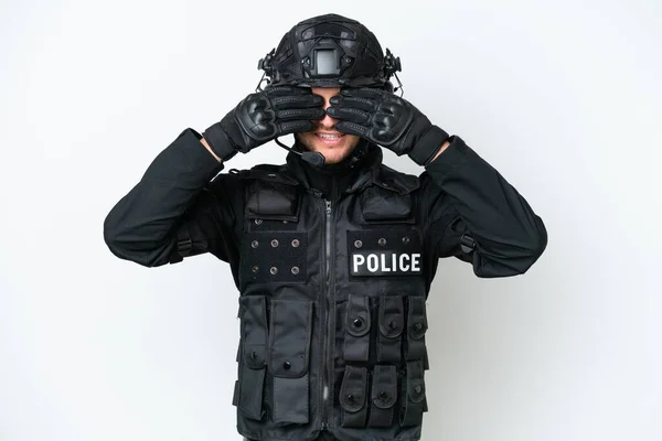 Swat Человек Изолированном Белом Фоне Закрывающем Глаза Руками — стоковое фото