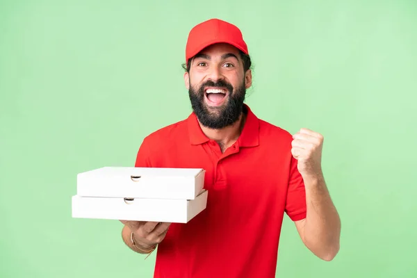 Pizza Bezorger Met Werk Uniform Pick Pizza Dozen Geïsoleerde Chroma — Stockfoto