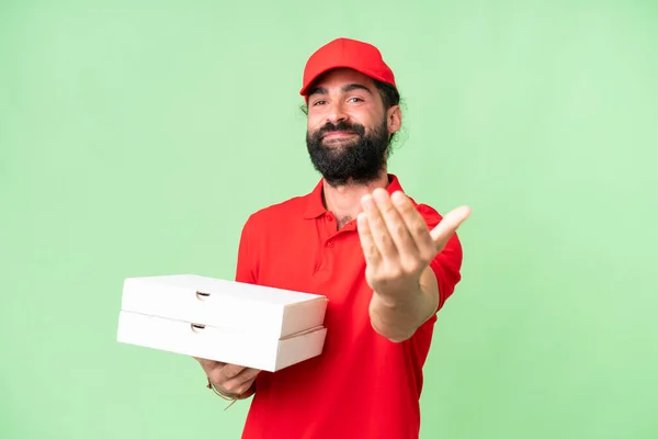 Pizza Dodávka Muž Pracovní Uniformou Vyzvednutí Pizza Boxy Nad Izolované — Stock fotografie