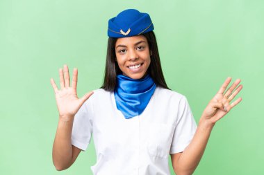 Uçak hostesi Afro-Amerikan kadın izole edilmiş arka planda parmakları olan dokuz kişi var.