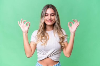 Genç Uruguaylı kadın Zen pozunda tecrit edilmiş