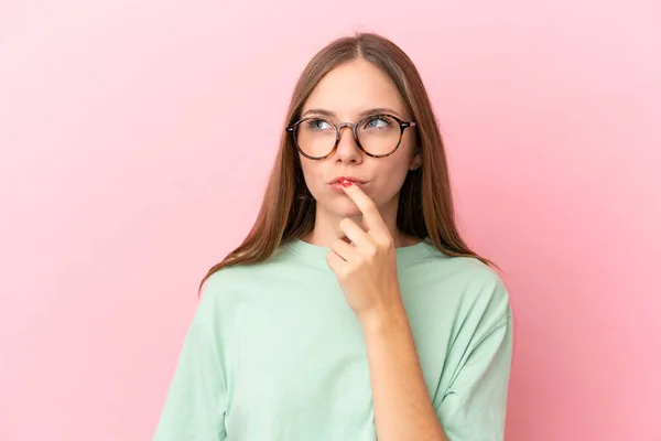 Young Lithuanian Woman Isolated Pink Background Glasses Having Doubts — Stock Photo, Image