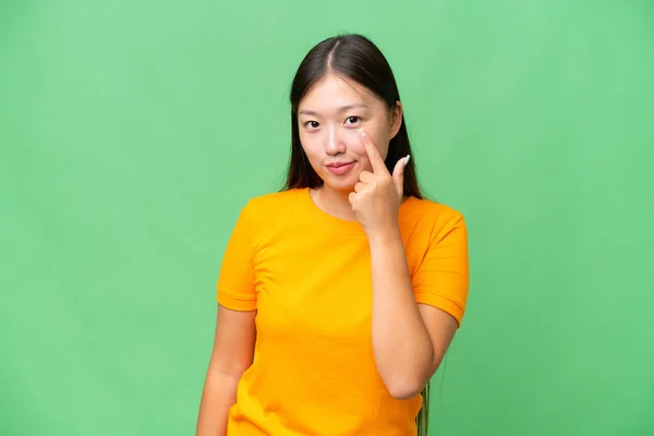 Jovem Mulher Asiática Sobre Fundo Isolado Fazendo Parar Gesto Cobrindo — Fotografia de Stock