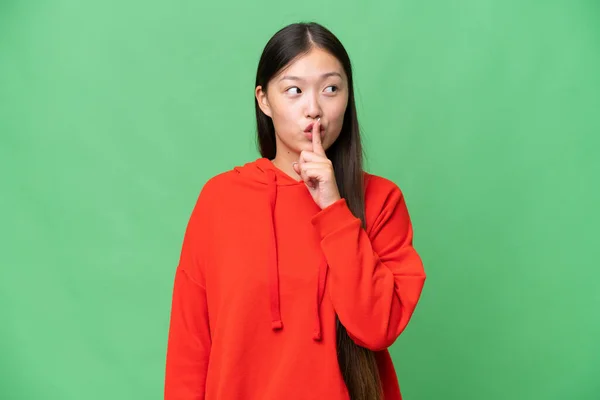 Jovem Mulher Asiática Sobre Fundo Isolado Percebeu Algo Pretendendo Solução — Fotografia de Stock