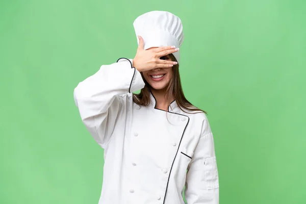Giovane Chef Donna Caucasica Sfondo Isolato Che Copre Gli Occhi — Foto Stock