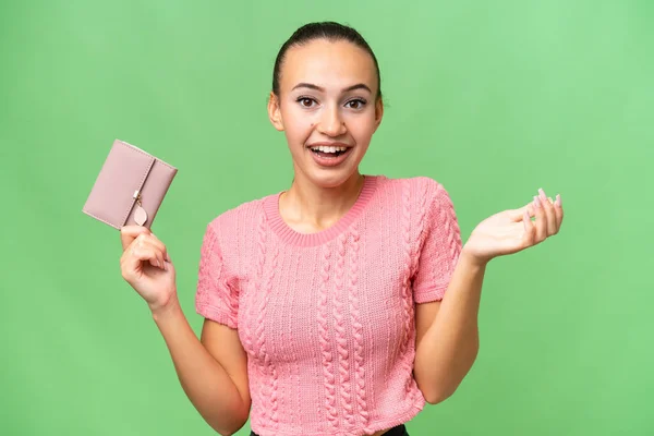 외국에서 지갑을 여자가 충격적 표정을 — 스톡 사진