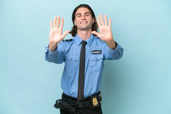 Young Police Caucasian Man Isolated Blue Background Counting Ten Fingers — Stock Photo, Image
