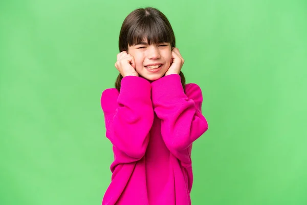 Malá Kavkazská Dívka Přes Izolované Pozadí Frustrované Zakrývající Uši — Stock fotografie