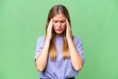 Genç, güzel bir kadın, soyutlanmış bir geçmişi var.