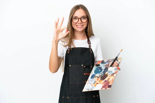 Młody Artysta Litewski Kobieta Trzyma Paletę Odizolowanych Białym Tle Pokazując — Zdjęcie stockowe