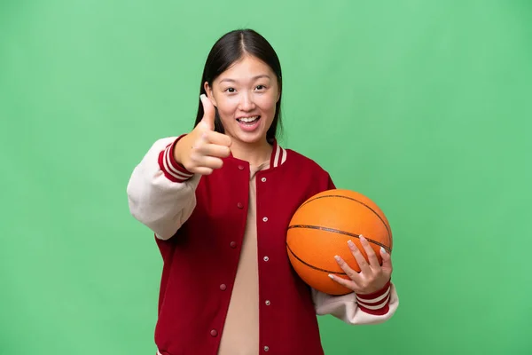 Genç Basketbolcu Asyalı Kadın Izole Edilmiş Başparmakları Havada Çünkü Iyi — Stok fotoğraf