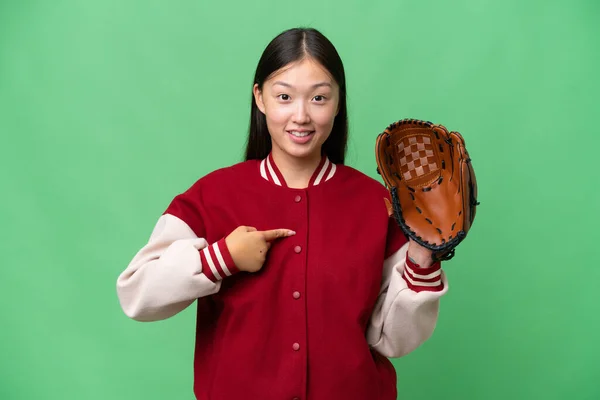 Young Asian Woman Baseball Glove Isolated Background Surprise Facial Expression — Foto Stock