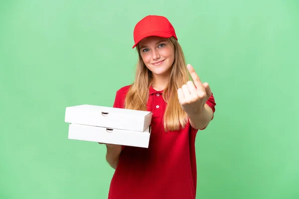 Giovane Donna Caucasica Consegna Pizza Con Uniforme Lavoro Raccogliendo Scatole — Foto Stock