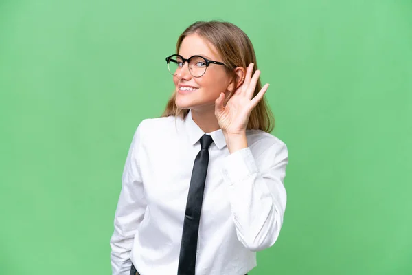 Young Business Caucasian Woman Isolated Background Listening Something Putting Hand — Stock Photo, Image