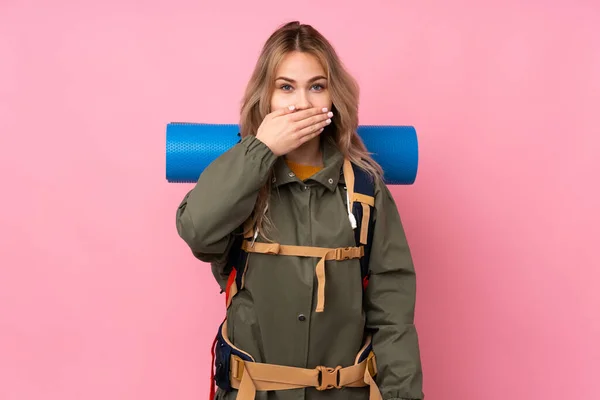Adolescente Rusa Montañista Chica Con Una Gran Mochila Aislada Sobre — Foto de Stock