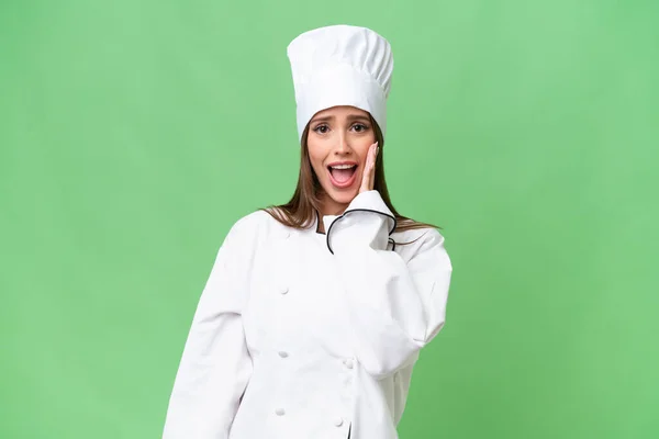 Giovane Chef Donna Caucasica Sfondo Isolato Con Sorpresa Scioccata Espressione — Foto Stock