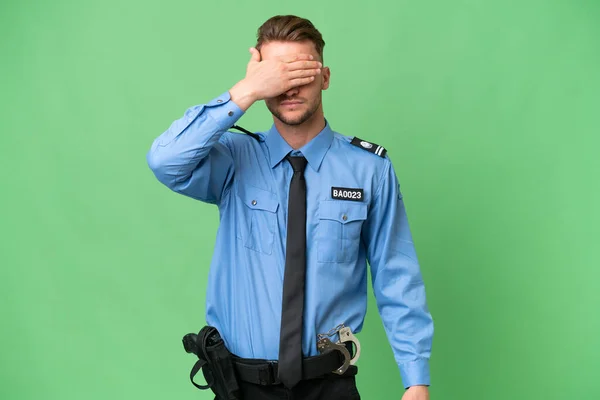 Junger Polizist Über Isoliertem Hintergrund Der Die Augen Mit Den — Stockfoto