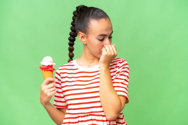 Young Arab Woman Cornet Ice Cream Isolated Background Having Doubts — Foto de Stock