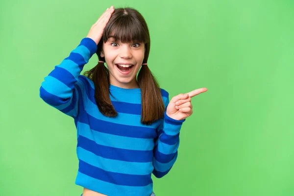 Little Caucasian Girl Isolated Background Surprised Pointing Finger Side — Stock Photo, Image