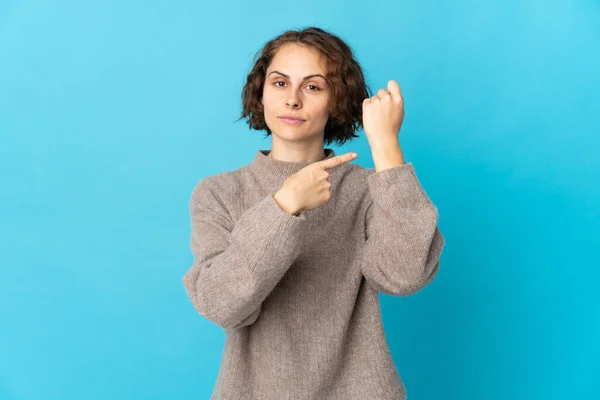 Young English Woman Isolated Blue Background Making Gesture Being Late — Stockfoto