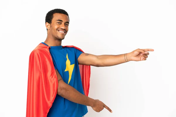 Africano Americano Super Herói Homem Sobre Isolado Fundo Branco Apontando — Fotografia de Stock