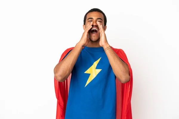 Afro Amerikaanse Super Hero Man Geïsoleerde Witte Achtergrond Schreeuwen Aankondigen — Stockfoto