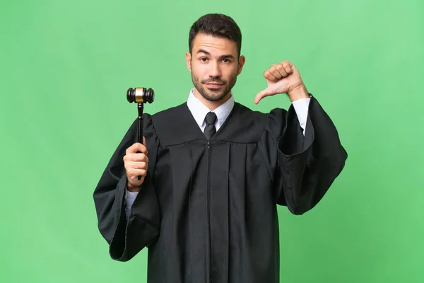 Giudice Uomo Caucasico Sfondo Isolato Mostrando Pollice Verso Basso Con — Foto Stock