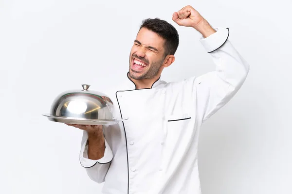Jeune Chef Avec Plateau Isolé Sur Fond Blanc Célébrant Une — Photo