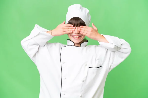 Piccola Ragazza Chef Caucasico Sfondo Isolato Che Copre Gli Occhi — Foto Stock