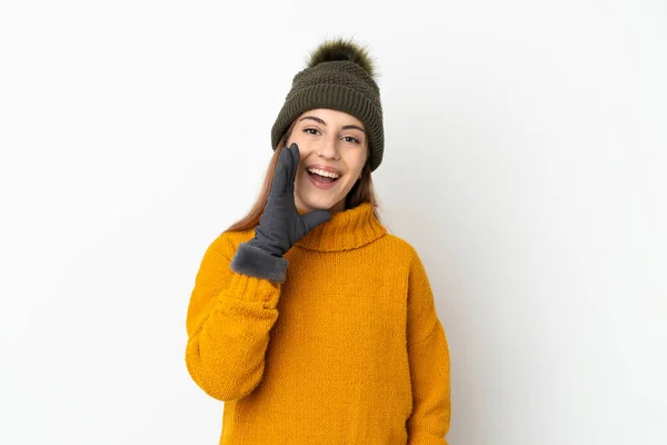 Giovane Ragazza Con Cappello Invernale Isolato Sfondo Bianco Gridando Con — Foto Stock