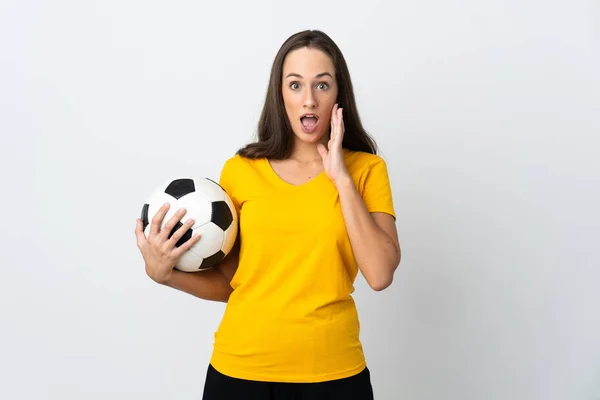 Mladý Fotbalista Žena Přes Izolované Bílé Pozadí Překvapením Šokovaný Výraz — Stock fotografie