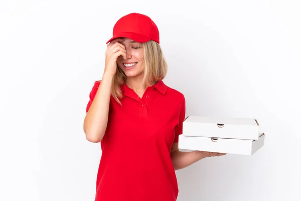 Mulher Parto Segurando Pizzas Isolado Fundo Branco Rindo — Fotografia de Stock