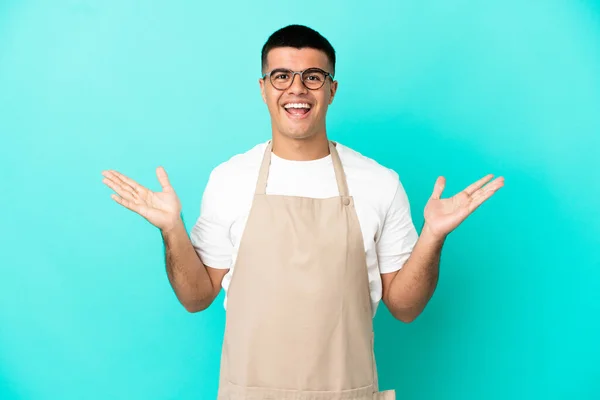 Restaurante Garçom Homem Sobre Fundo Azul Isolado Com Expressão Facial — Fotografia de Stock