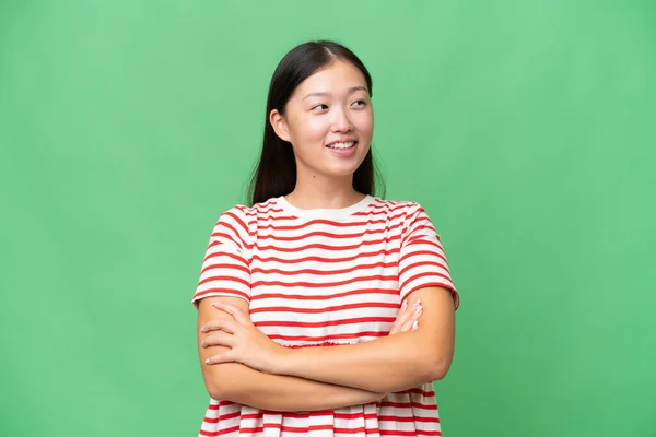 Jovem Mulher Asiática Sobre Isolado Fundo Com Dedos Cruzando — Fotografia de Stock