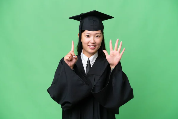 Jovem Universidade Graduado Ásia Mulher Sobre Isolado Fundo Contando Seis — Fotografia de Stock