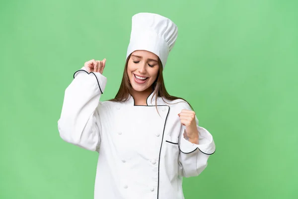Giovane Chef Donna Caucasica Sfondo Isolato Che Celebra Una Vittoria — Foto Stock