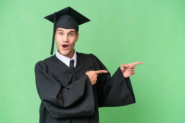 Jovem Universidade Pós Graduação Caucasiano Homem Sobre Isolado Fundo Surpreso — Fotografia de Stock