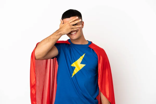 Супергерой Над Ізольованим Білим Тлом Закриває Очі Руками Посміхається — стокове фото