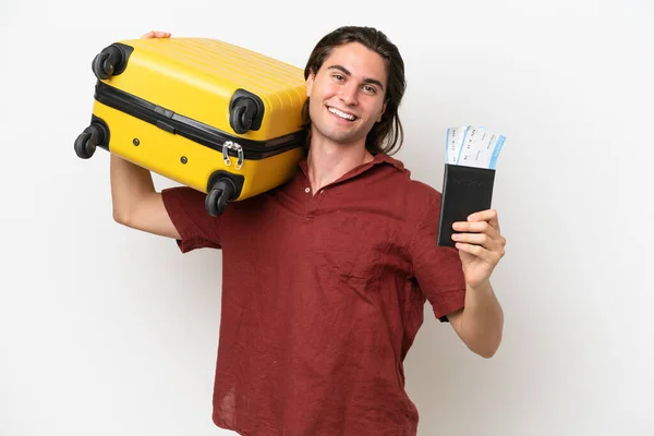 Jonge Knappe Man Geïsoleerd Witte Achtergrond Vakantie Met Koffer Paspoort — Stockfoto