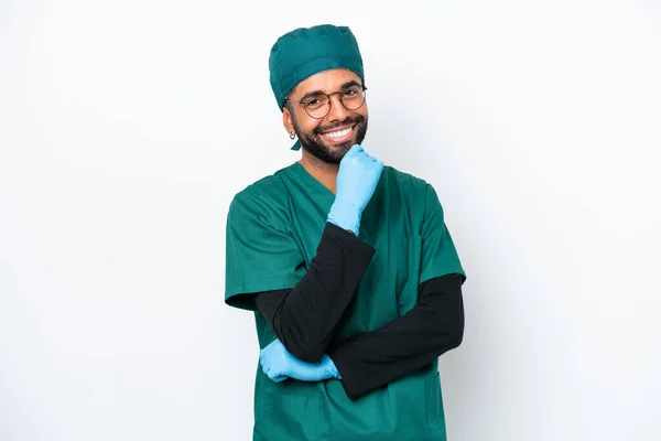 Cirurgião Brasileiro Uniforme Verde Isolado Sobre Fundo Branco Com Óculos — Fotografia de Stock