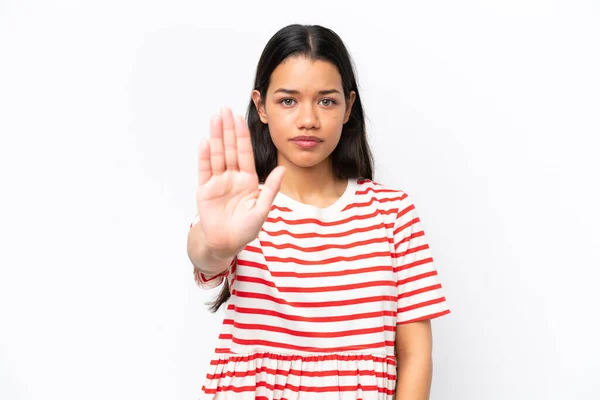 Joven Colombiana Aislada Sobre Fondo Blanco Haciendo Stop Gesture —  Fotos de Stock