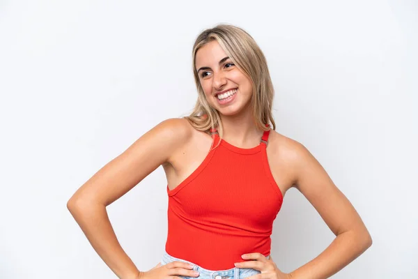 Young Caucasian Woman Isolated White Background Posing Arms Hip Smiling — Stock Photo, Image