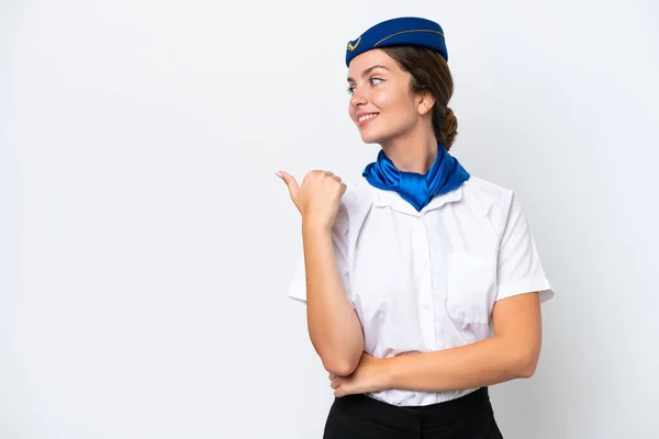 Vliegtuig Stewardess Kaukasische Vrouw Geïsoleerd Witte Achtergrond Wijzend Naar Zijkant — Stockfoto