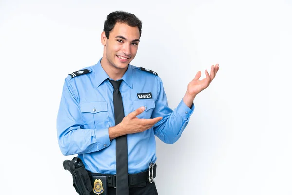 Молодий Поліцейський Кавказький Чоловік Ізольований Білому Тлі Розтягуючи Руки Бік — стокове фото