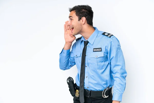 Young Police Caucasian Man Isolated White Background Shouting Mouth Wide — Fotografia de Stock