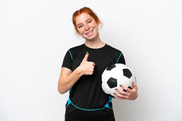 Jong Kaukasisch Roodachtig Voetbal Speler Vrouw Geïsoleerd Witte Achtergrond Geven — Stockfoto